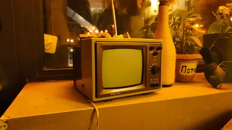 Press Play and Tell Me Your Whole Life Story: What Your Sitcom Intro Says About You